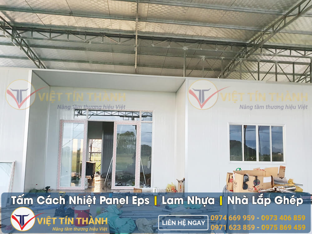 thi công nhà lắp ghép bằng tấm cách nhiệt panel tôn xốp